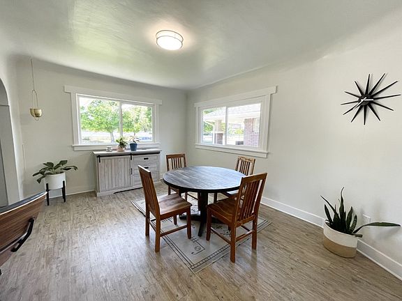 5th image of 157 E Kensington Ave