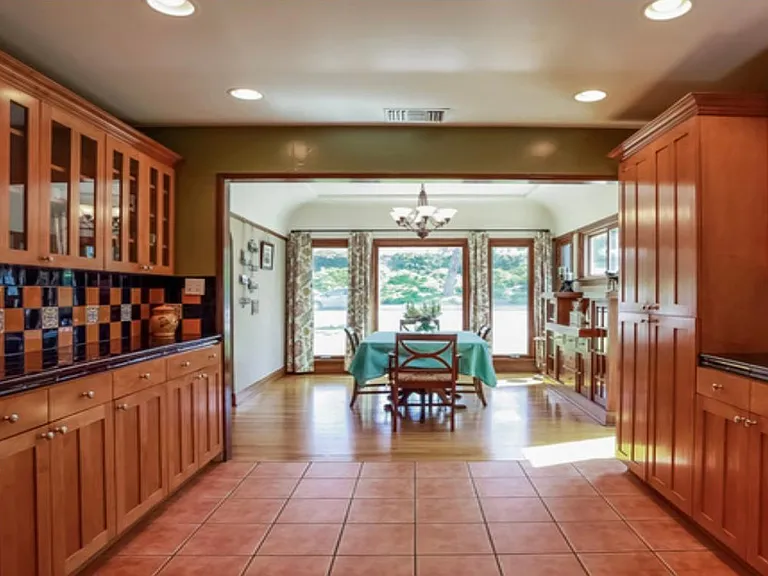 1555 Campus Rd — Photo 8