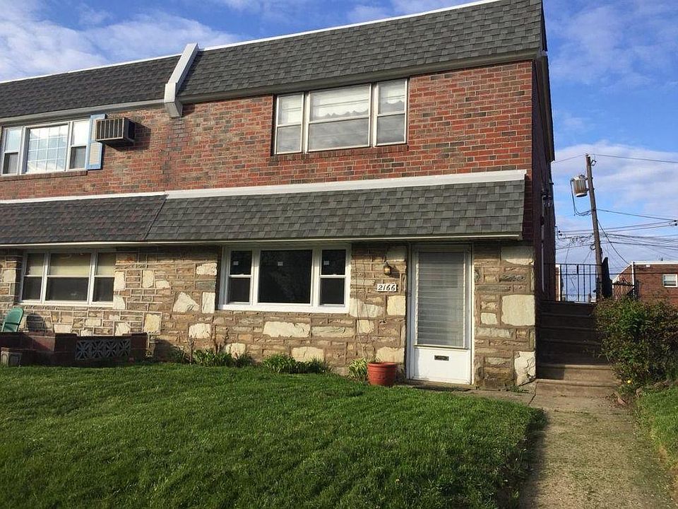 Front - 2nd Floor Separate Side Entrance
