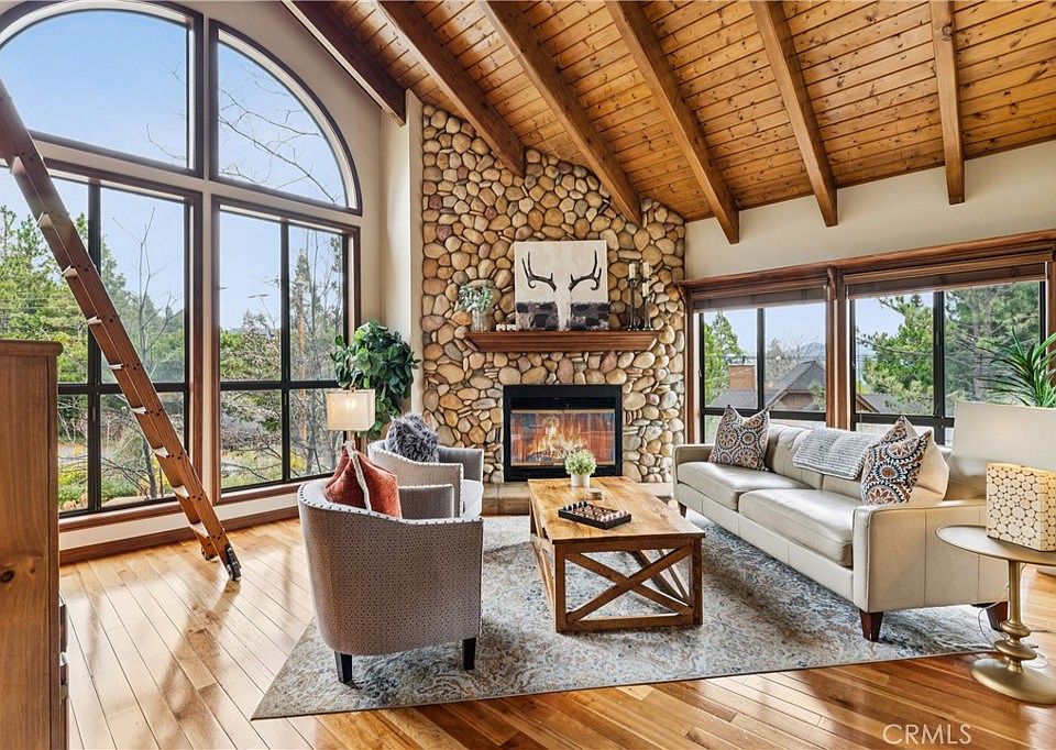 1st image of 892 Nadelhorn Dr