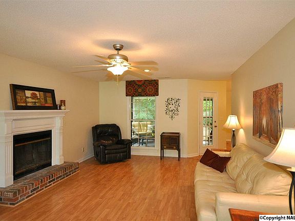 4th image of 124 Betty Garrett Dr