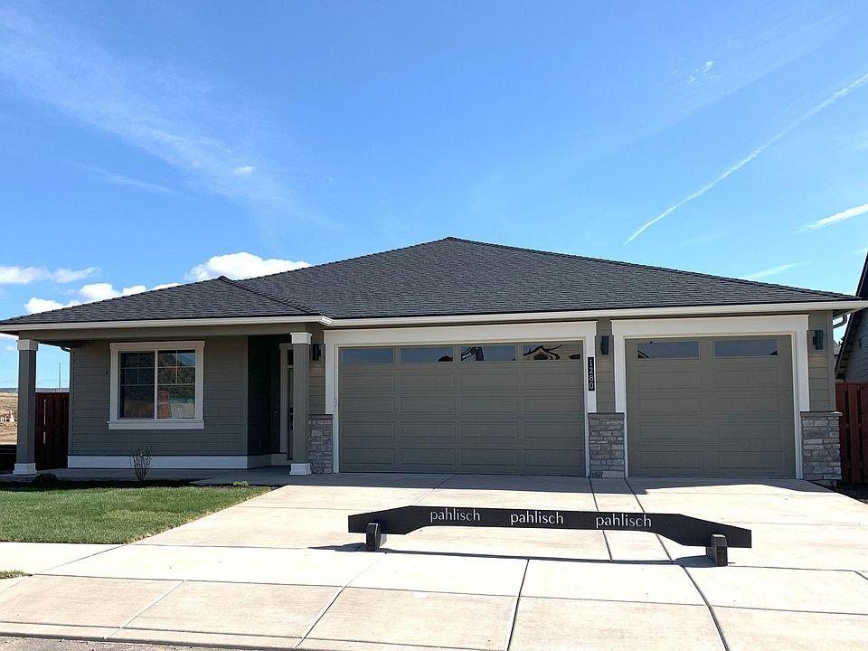 1st image of 1280 NE Henry Dr