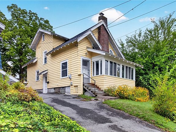 3rd image of 651 Helen St