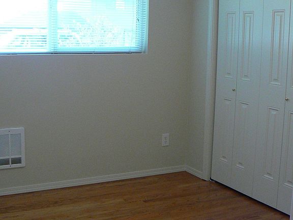 5th image of 4631 84th St NE