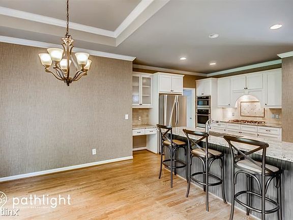 4th image of 520 Croydon Ln