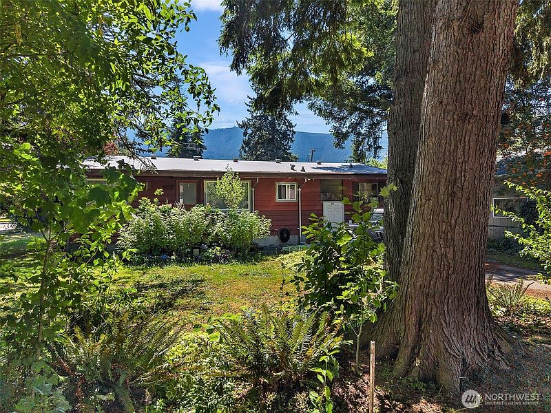 2nd image of 332 E 2nd Street