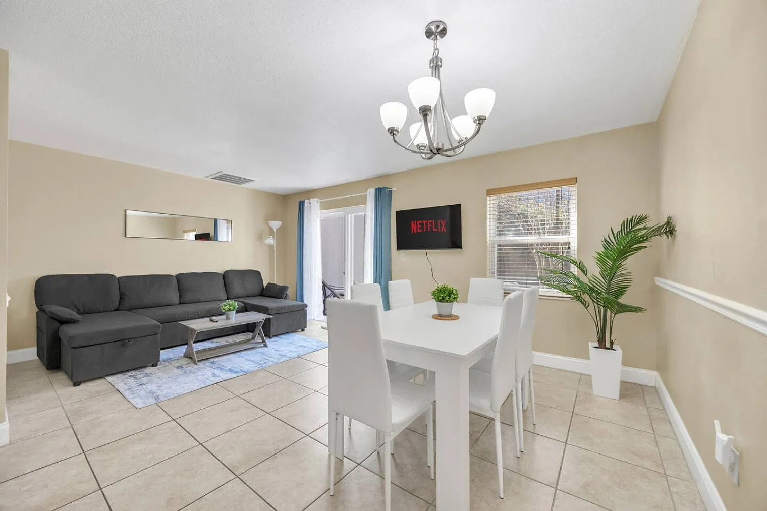 2 bed, 2.0 bath, 1194 sqft, $4,762 — Photo 2