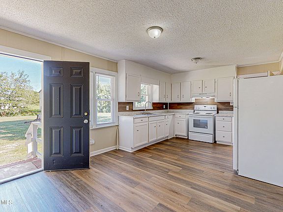 5th image of 1854 Fred Drive