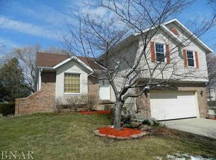 2714 Brighton Ln, Bloomington, IL