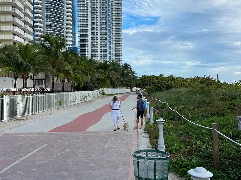6039 Collins Ave #407 — Photo 36