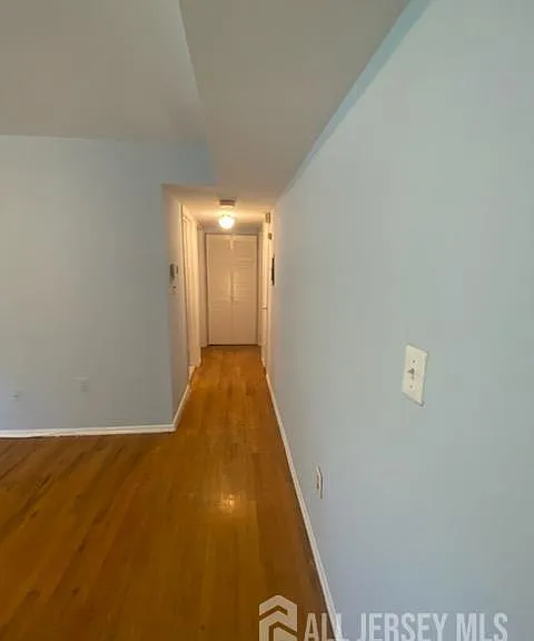 1105 N Oaks Blvd — Photo 3