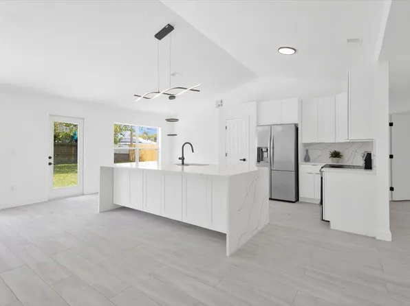 3614 SW Viceroy Street, Port St Lucie, FL 34953