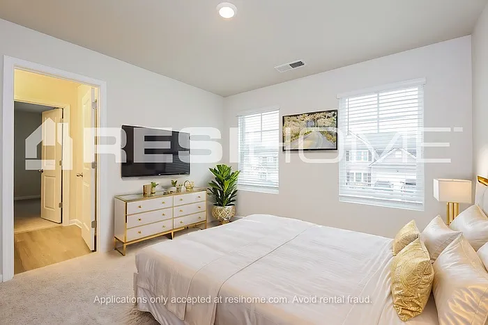 205 Georges Ln — Photo 10