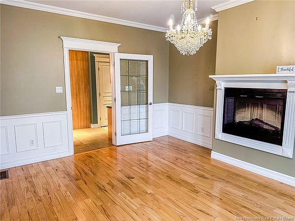 4th image of 88 Foxwood Dr