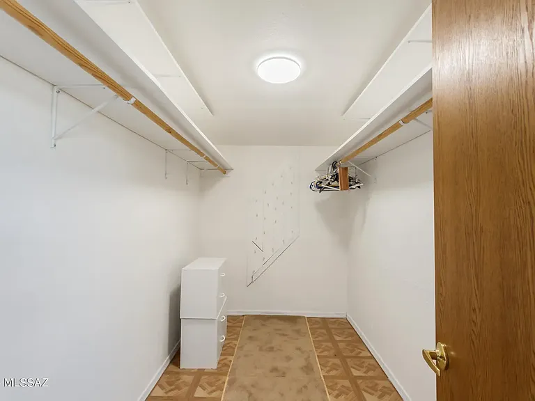 305 15th Ter — Photo 26