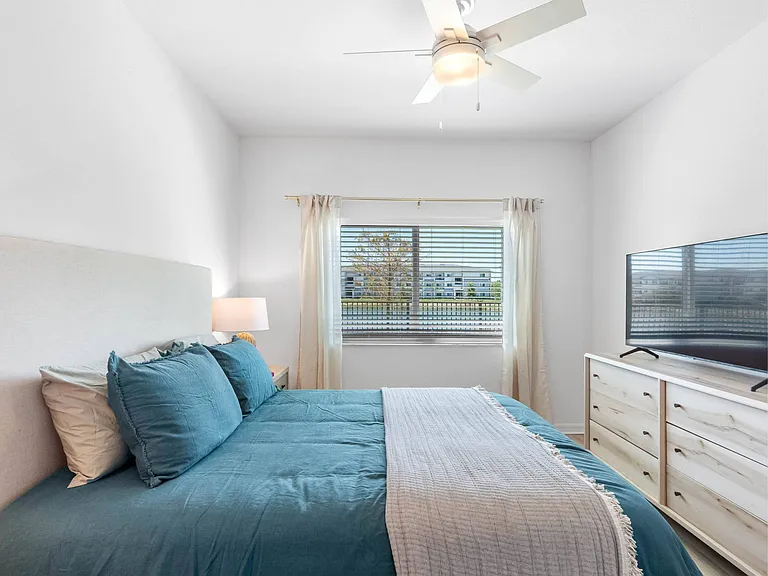 V2 Apartments — Photo 31