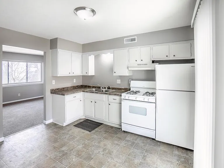 1800 Wayne St #2 — Photo 3