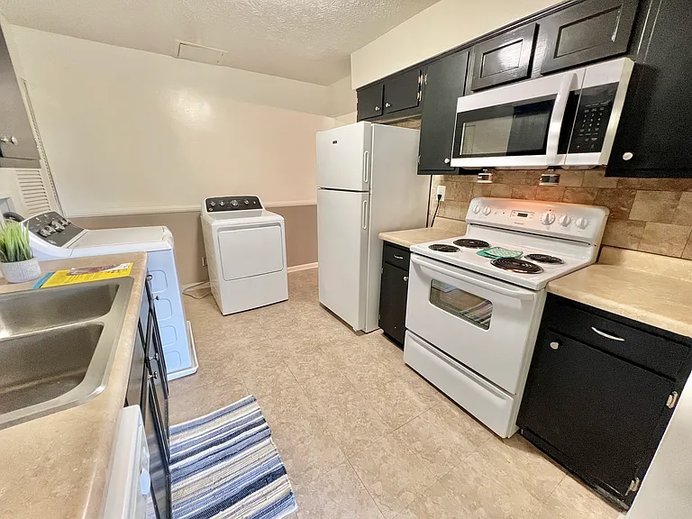 Derby Run Apartments — Photo 21