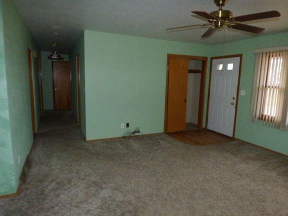 5th image of 103 Hiawatha Dr