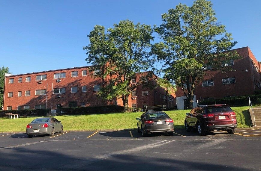 1st image of 2734 Harrison Ave #1