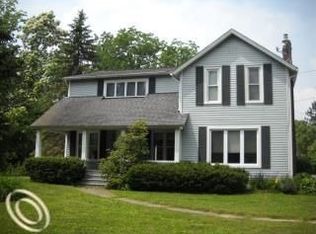 11528 Torrey Rd, Fenton, MI 48430