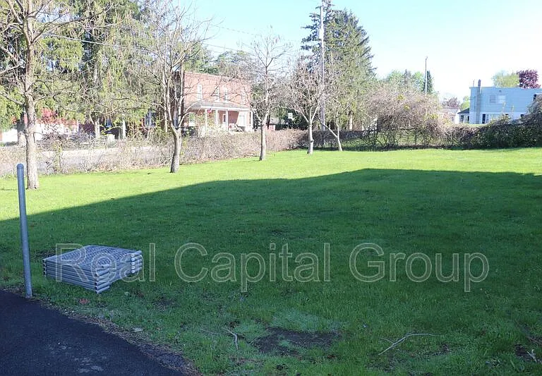 5 Ferris St #2 — Photo 21