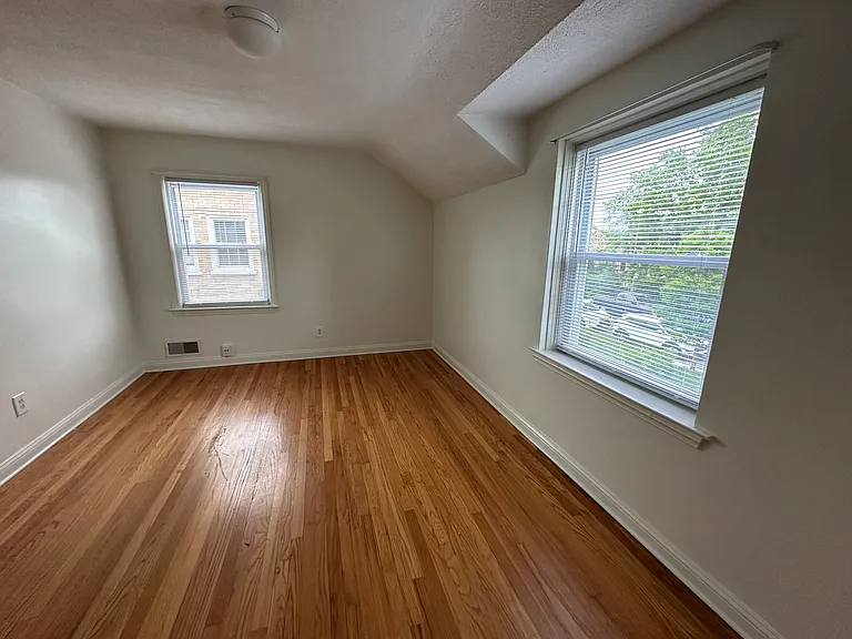 309 Belden Pl — Photo 6