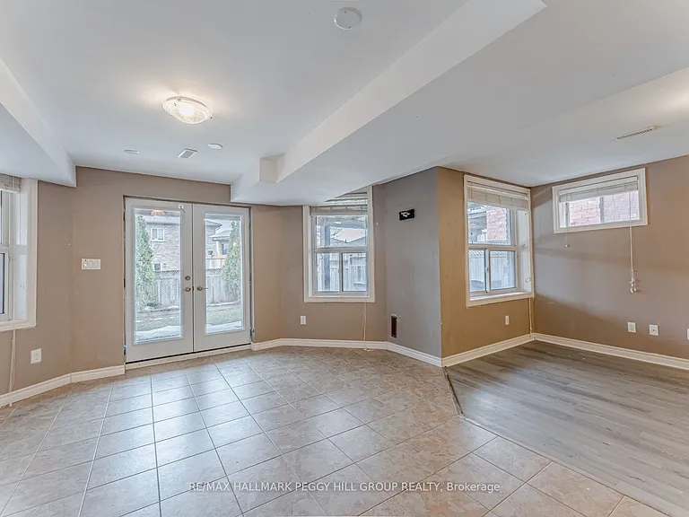 30 Jessica Dr #LOWER — Photo 4