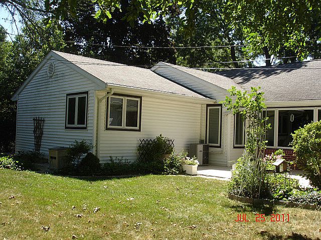 2nd image of 1329 North Dr