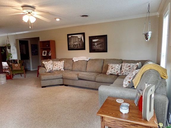 2nd image of 3358 Oak Trl