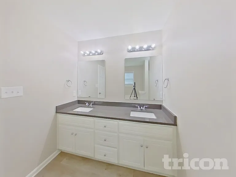 136 Tanners Mill Rd — Photo 11