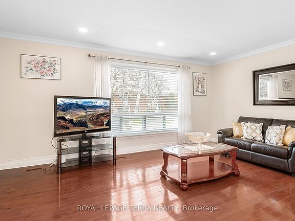 3rd image of 2475 Brookhurst Rd