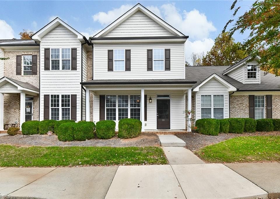 1st image of 28 Nandina Dr