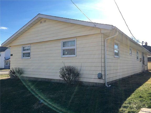 3rd image of 327 E Oakwood St