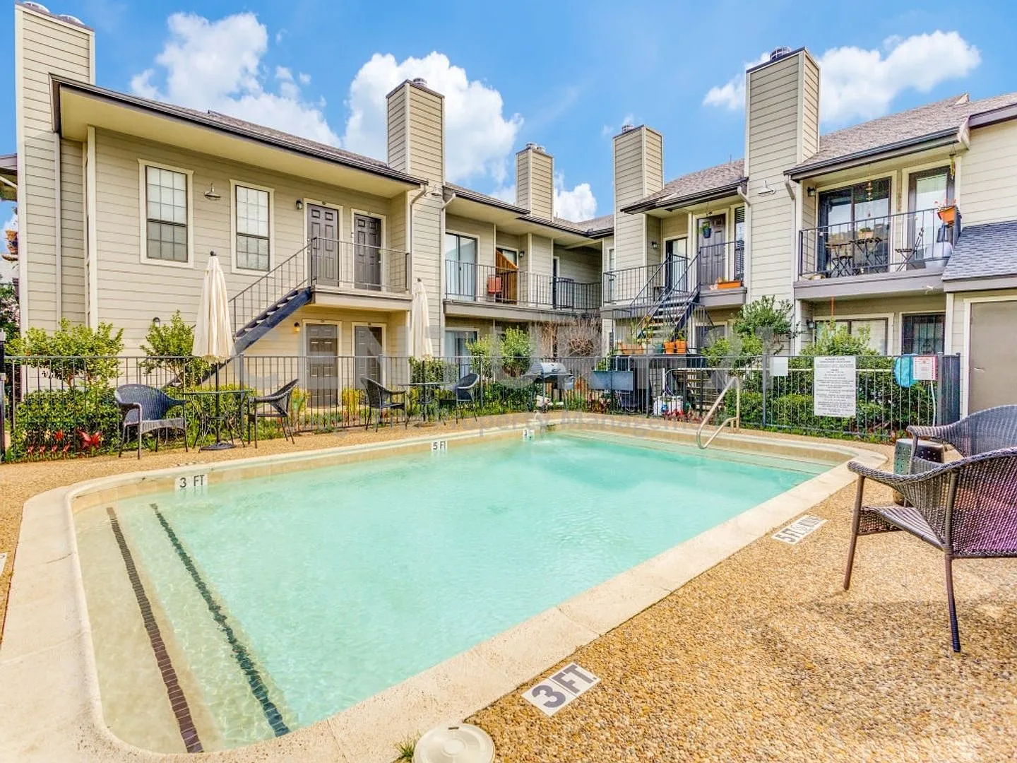 Beautiful 1/1 Condo in Prime Dallas Location For Rent! — Photo 2
