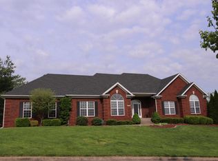 1825 Grand Ridge Rd, Louisville, KY 40214