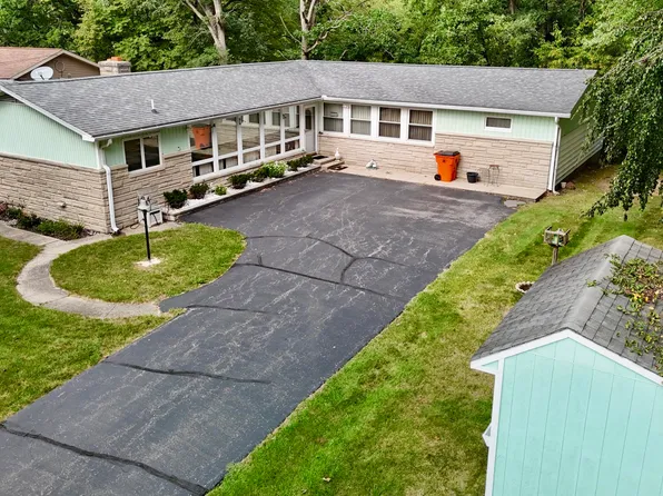 610 N Forest Dr, Winamac, IN 46996