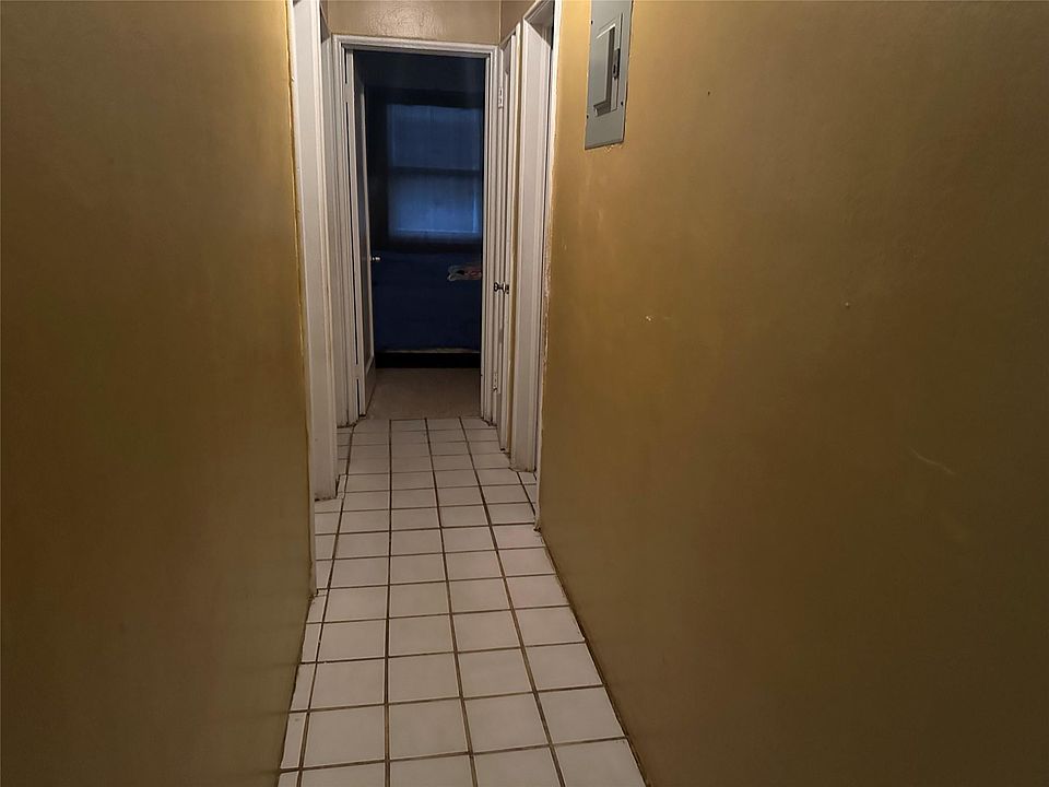 2nd image of 1505 NW 5th Avenue