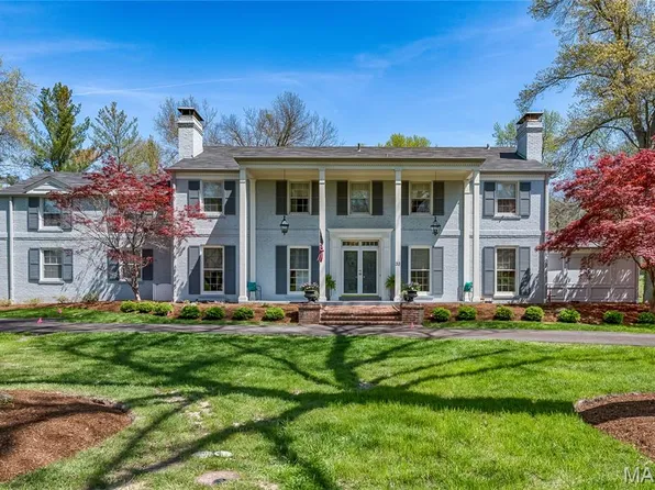 33 Log Cabin Dr, Saint Louis, MO 63124