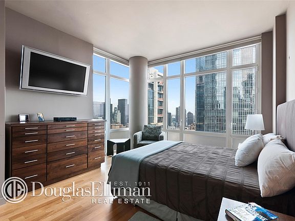 3rd image of 325 5th Ave APT 37D