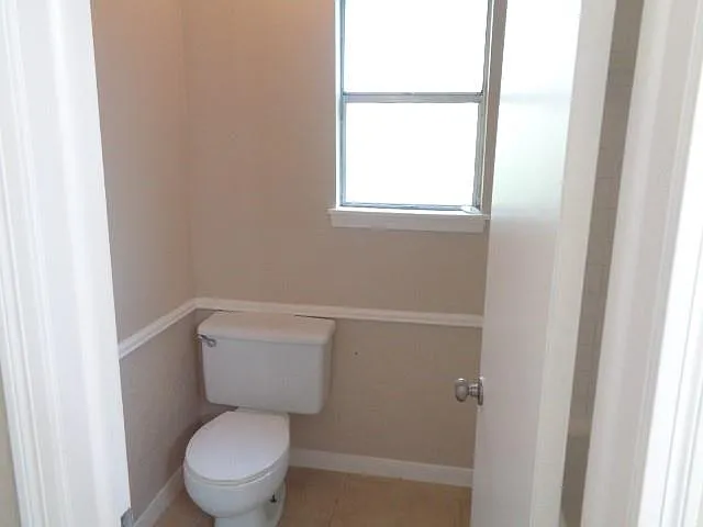 802 Baltic Ln — Photo 15