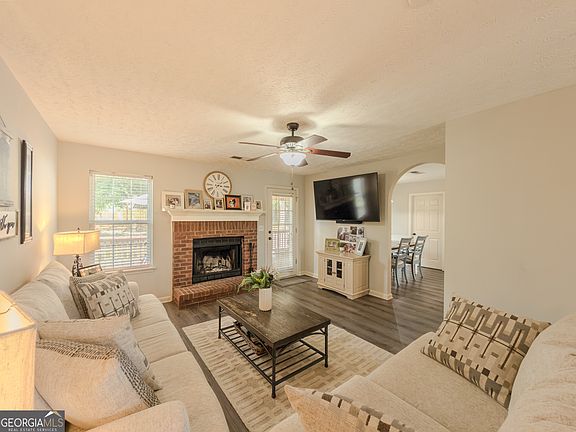 5th image of 2990 Hampton Valley Dr
