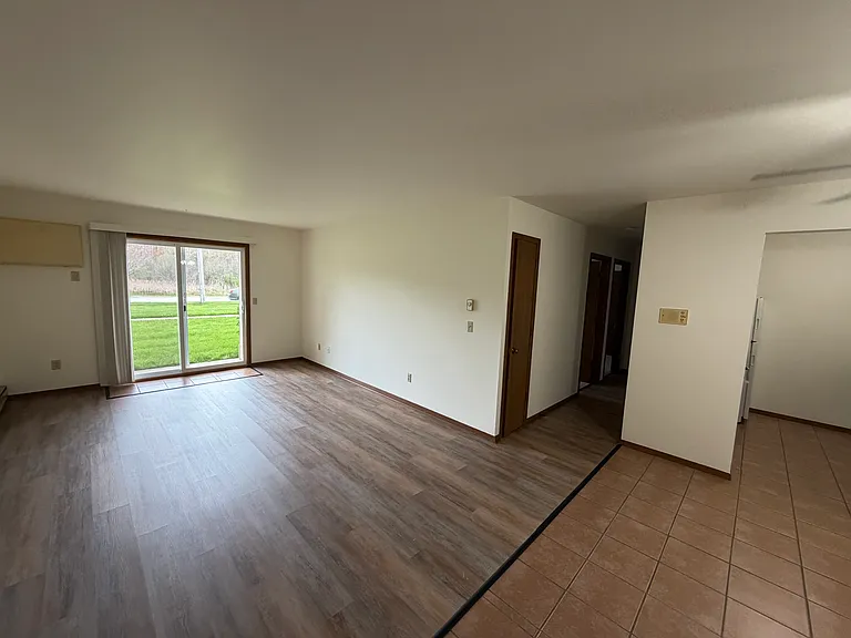 920 Courtney Ln #18 — Photo 5