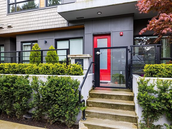 3rd image of 1055 Ridgewood Dr #104