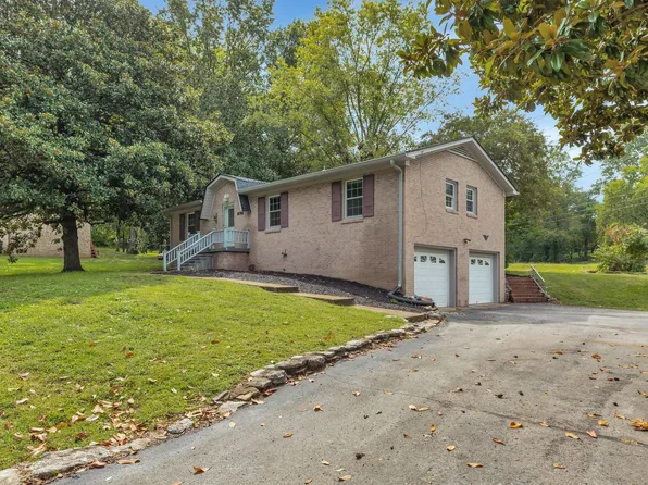 303 Lake Dr, Columbia, TN 38401