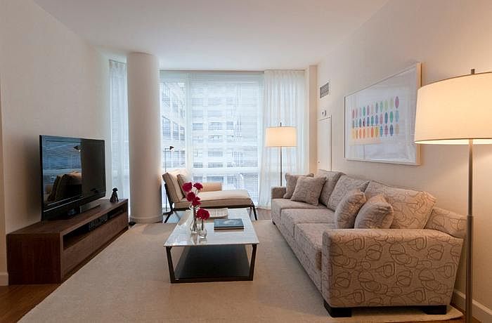 1st image of 320 W 38th St APT 1423