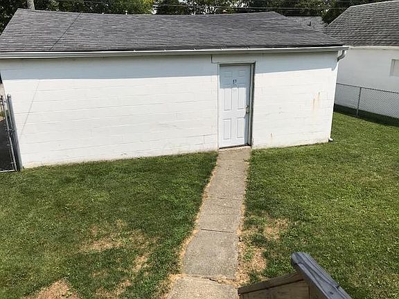 4th image of 2672 Azelda St