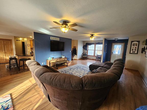 5th image of 995 Lexington WAY