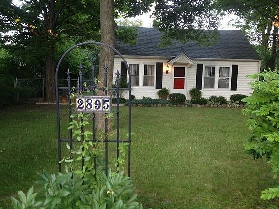2nd image of 2895 Fernwood Ave #1