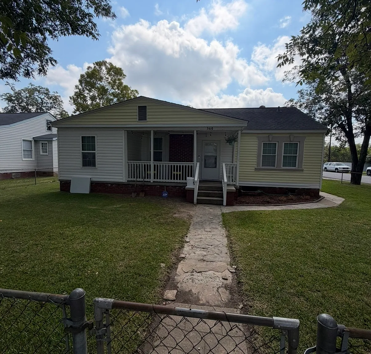 4 bed, 1200 sqft, $4,000 — Photo 1